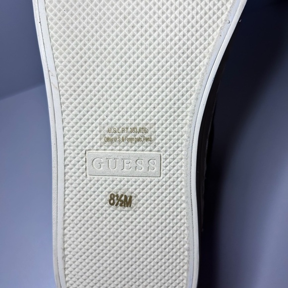 Guess women’s Loven sneaker - Picture 5 of 5